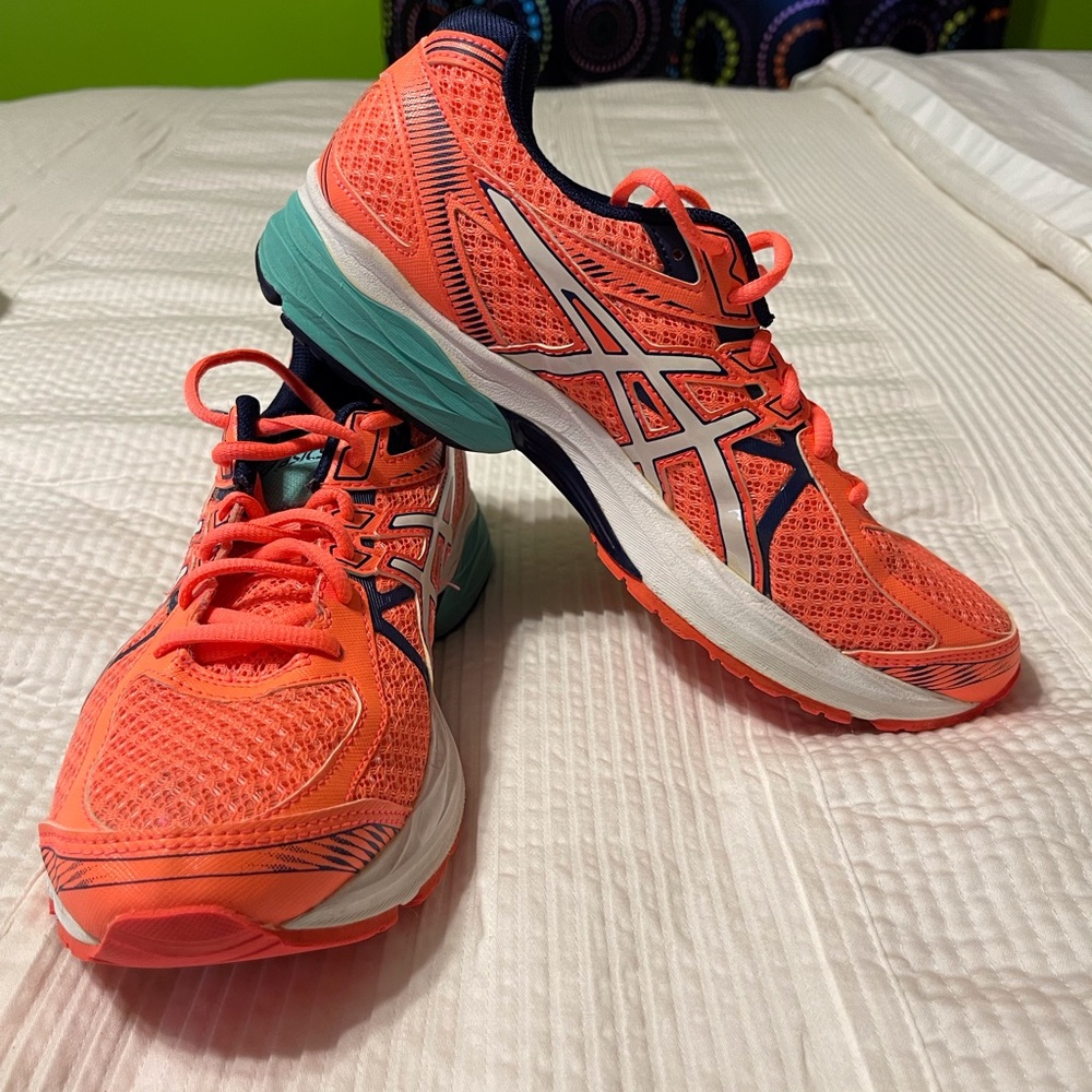 Women’s Asics Gel Flux 3. Size 9.5